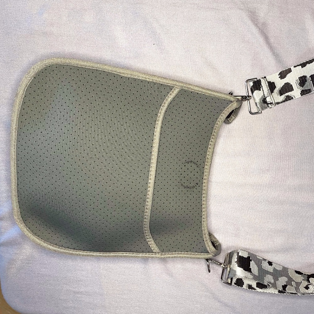 Ahdorned crossbody - Grey neoprene fabric